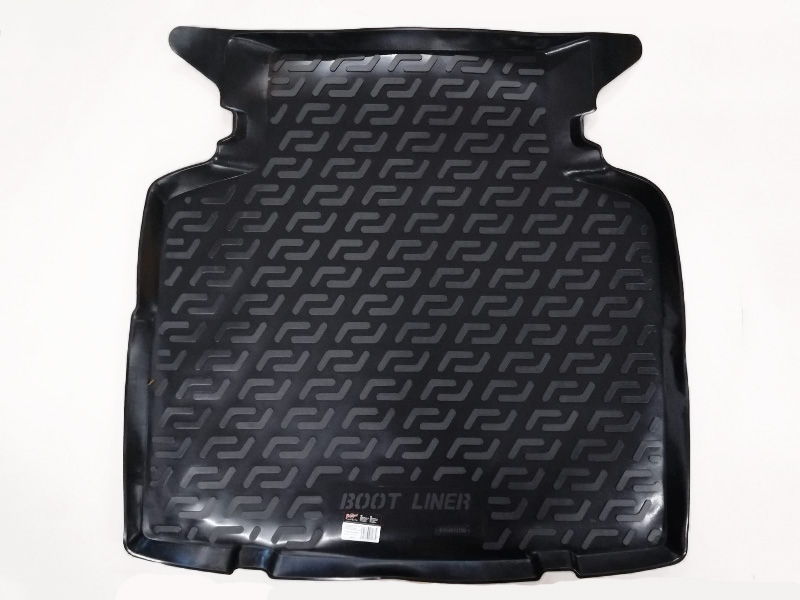 Frontaufnahme einer Kofferraumwanne für Toyota Avensis Limo 02-08.
